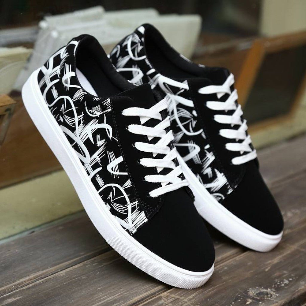 Lewis Lace up Low Top Shoes